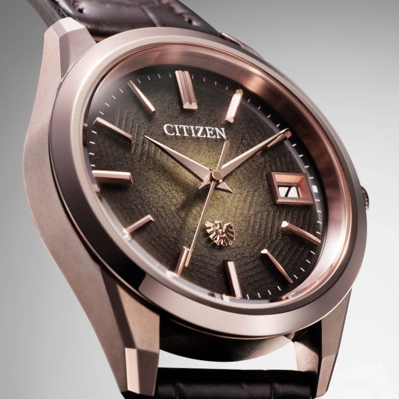 Citizen horloge met roségouden accenten en een getextureerde donkergroene wijzerplaat