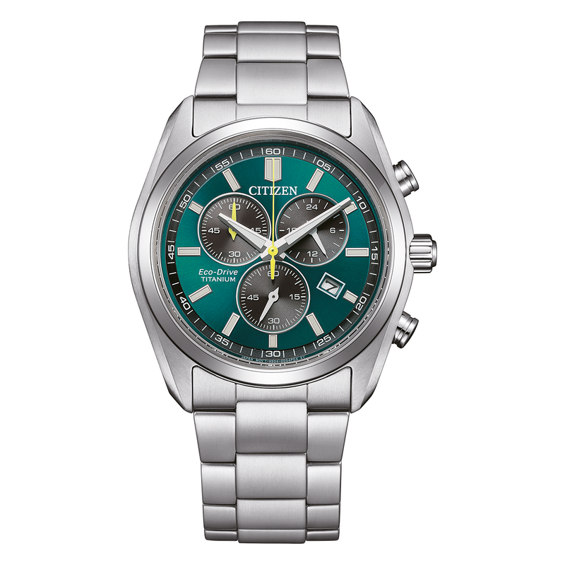 Een modern groen Citizen Eco-Drive Titanium chronograaf horloge met een roestvrijstalen band.