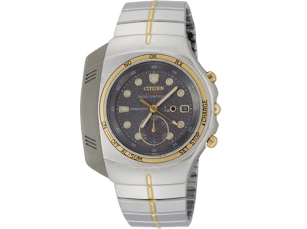 Citizen horloge met een donkere wijzerplaat, gouden accenten en een zilveren band.