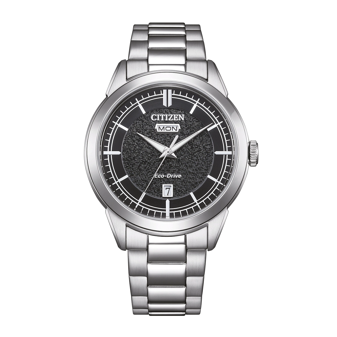 Een zilveren Citizen Eco-Drive horloge met zwart textuur wijzerplaat en dag/datum venster.