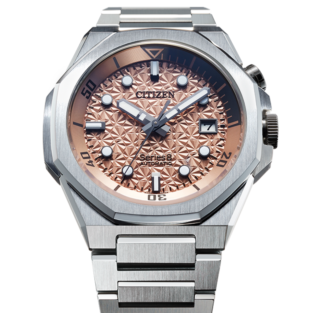 Citizen Series 8 automatisch horloge met geometrische wijzerplaat en stalen armband.