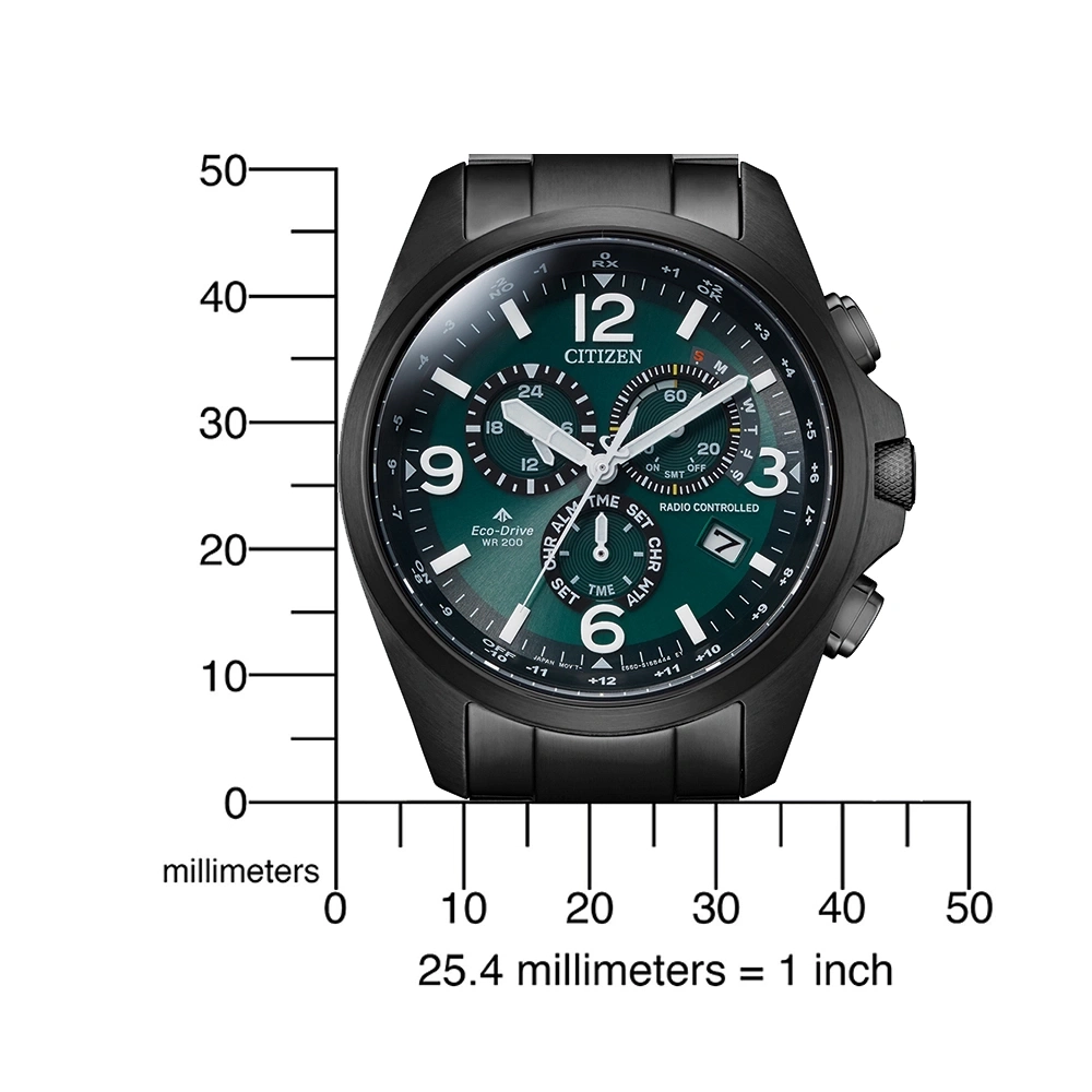 Zwart Citizen horloge met groene wijzerplaat, meetschaal en millimeter markeringen.