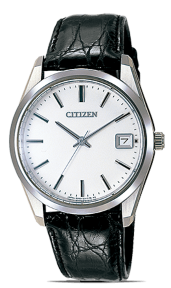 Citizen horloge met witte wijzerplaat en zwarte leren band.