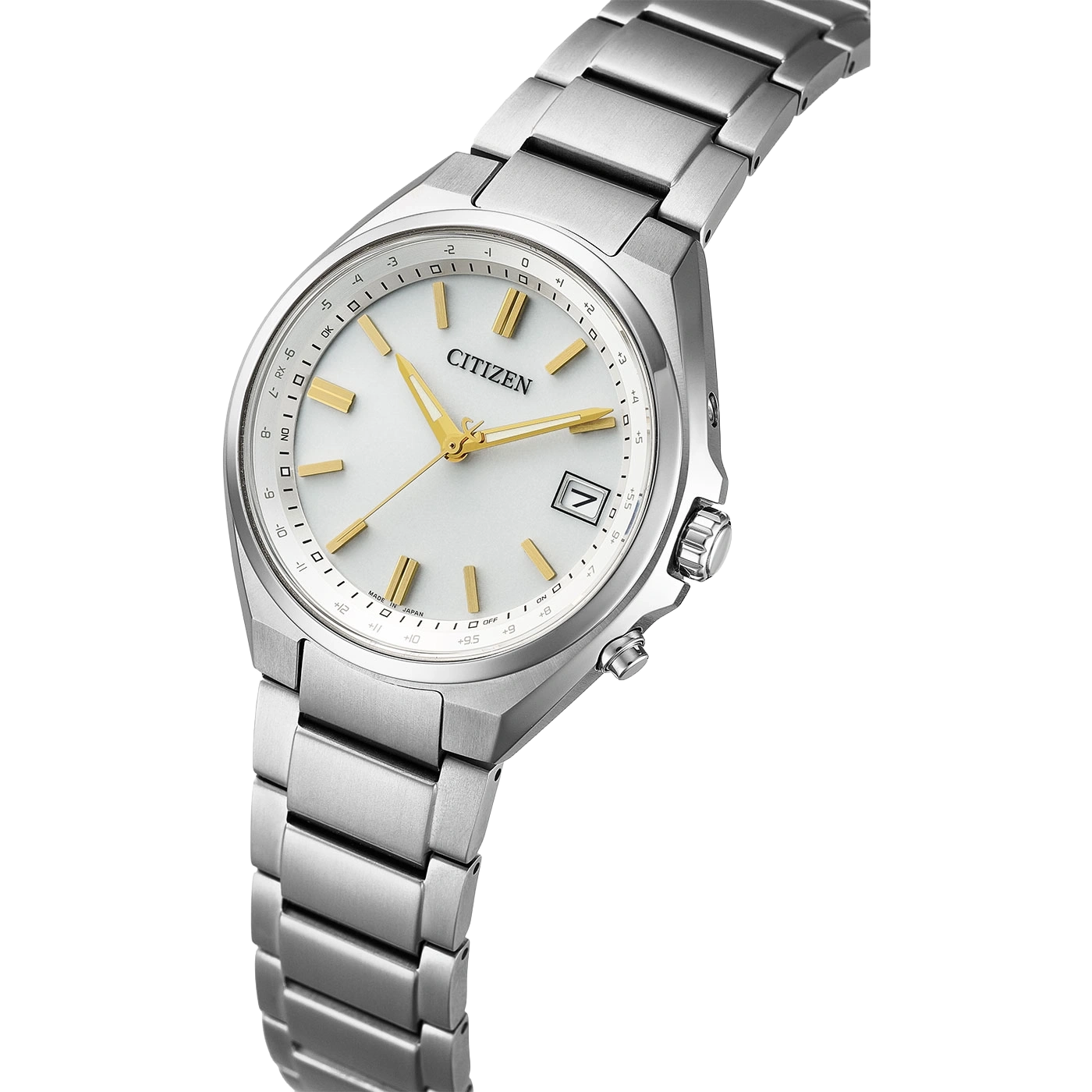 Close-up van een zilveren Citizen horloge met gouden accenten en een wit wijzerplaat.