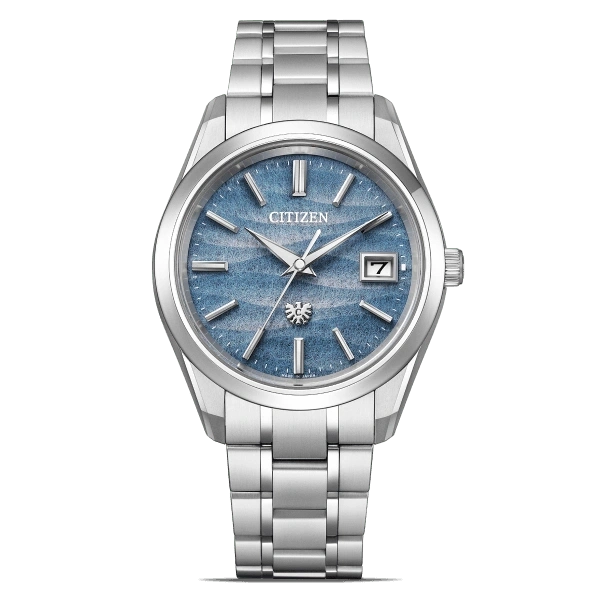 Citizen horloge met blauwe wijzerplaat en zilveren band, elegant design