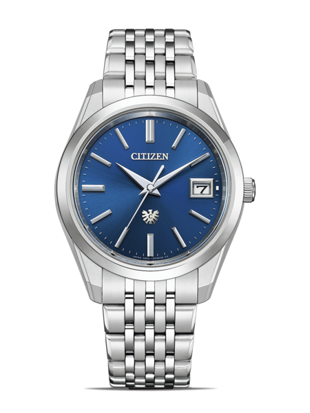 Citizen horloge met blauwe wijzerplaat en zilveren armband, elegant design.