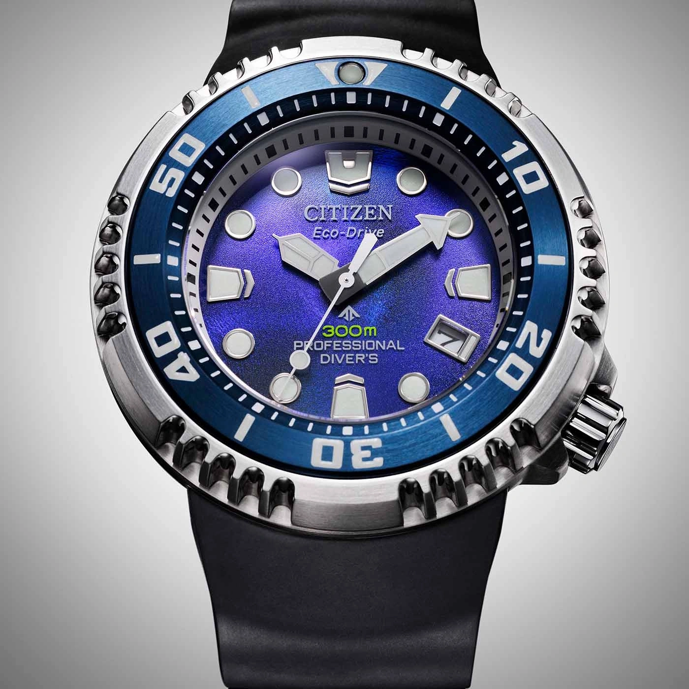 Citizen Eco-Drive horloge met blauwe wijzerplaat en zwarte band, professioneel duikershorloge