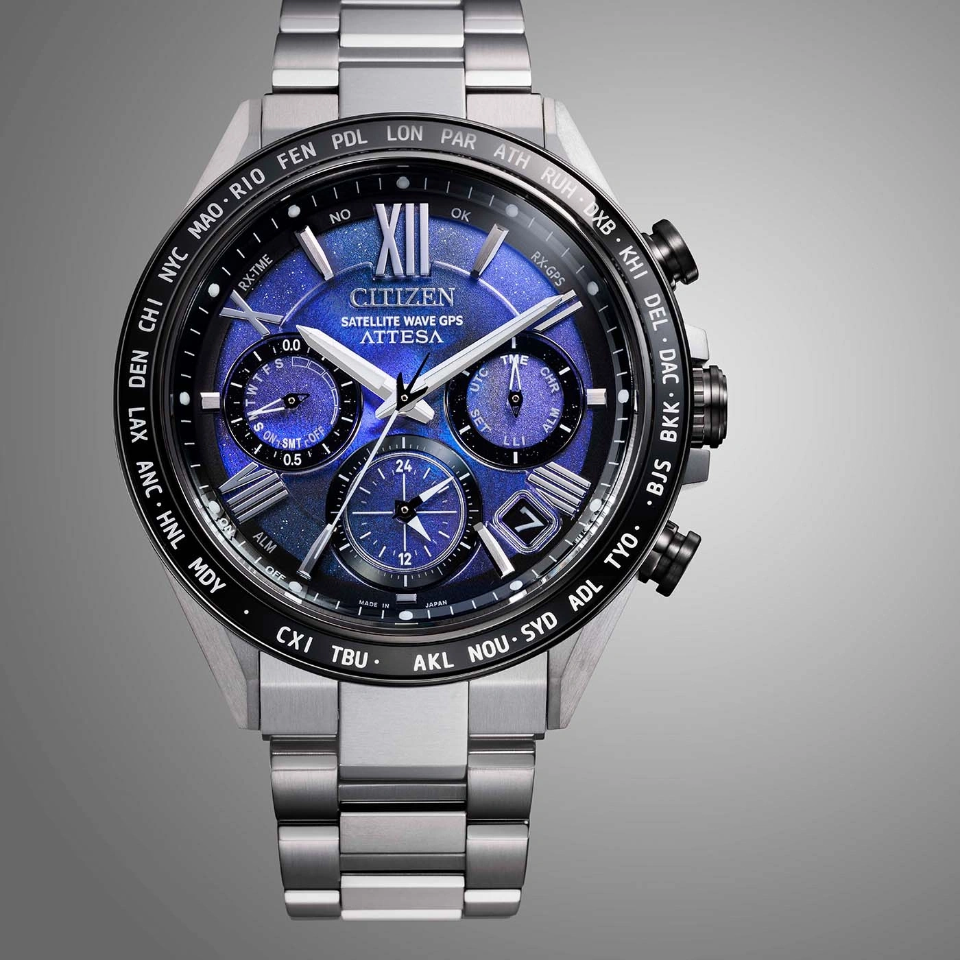 Citizen Attesa horloge met blauwe wijzerplaat, satellietgolf GPS en meerdere wijzerplaten.