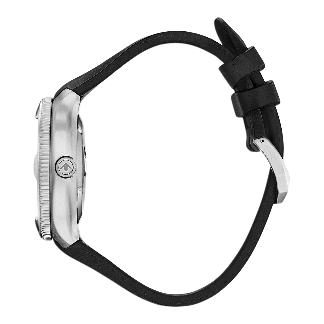 Zijaanzicht van een zilveren horloge met een zwarte rubberen band.