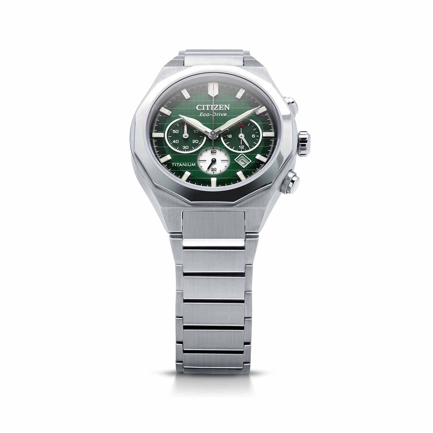 Citizen Eco-Drive horloge met groene wijzerplaat en titanium band, elegant design.