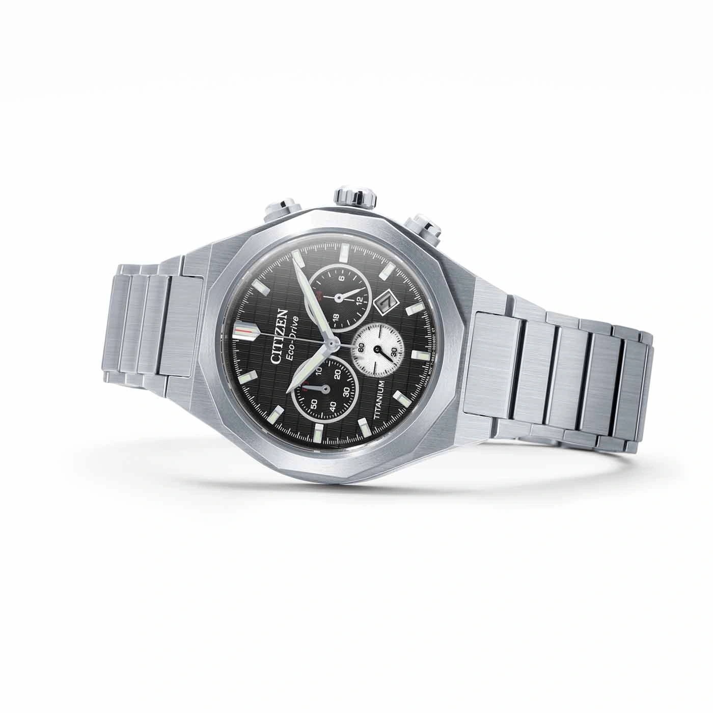 Citizen Eco-Drive titanium horloge met zwarte wijzerplaat en zilveren armband