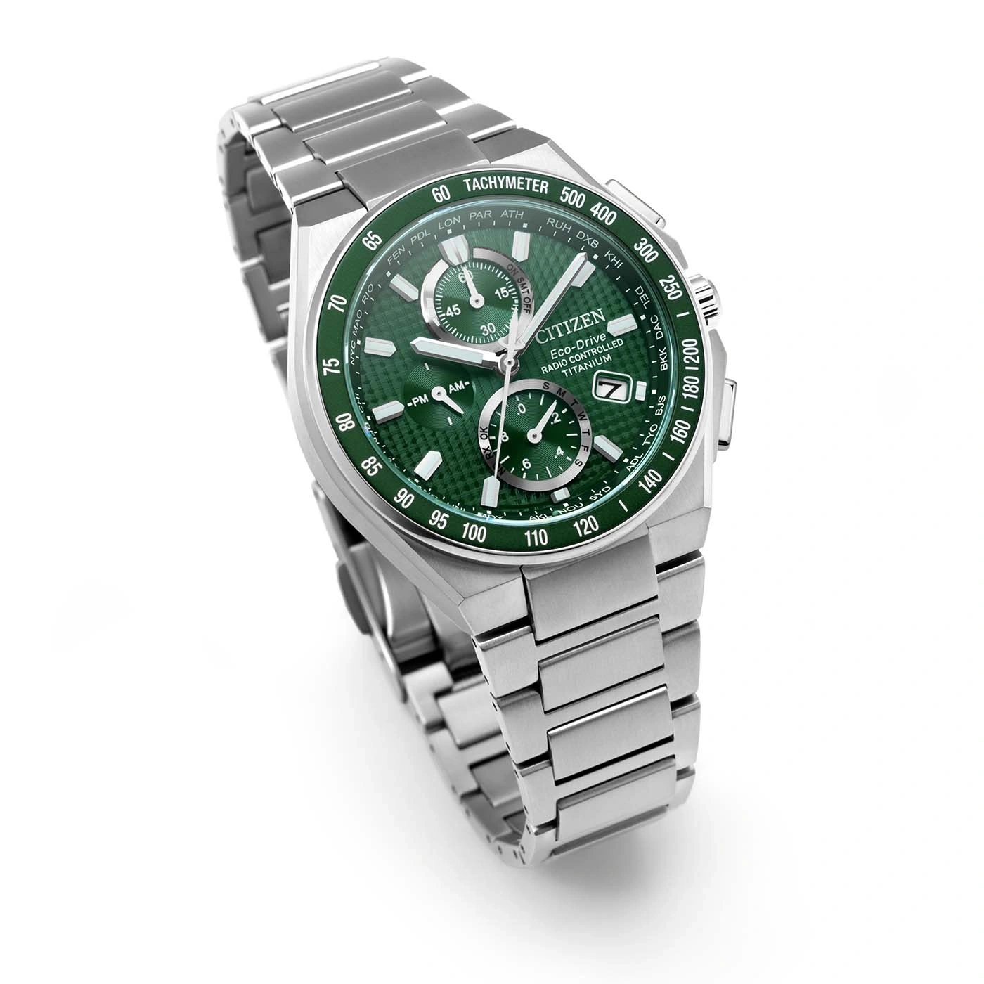 Close-up van een groen Citizen Eco-Drive horloge met metalen band