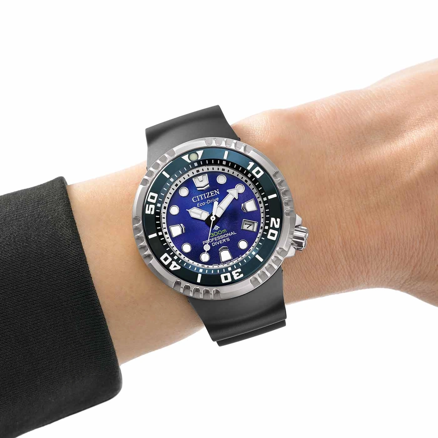 Citizen Eco-Drive horloge om de pols, blauwe wijzerplaat, zwarte band, professioneel duikershorloge