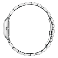 Zijaanzicht van een zilveren polshorloge met metalen band, elegant design.