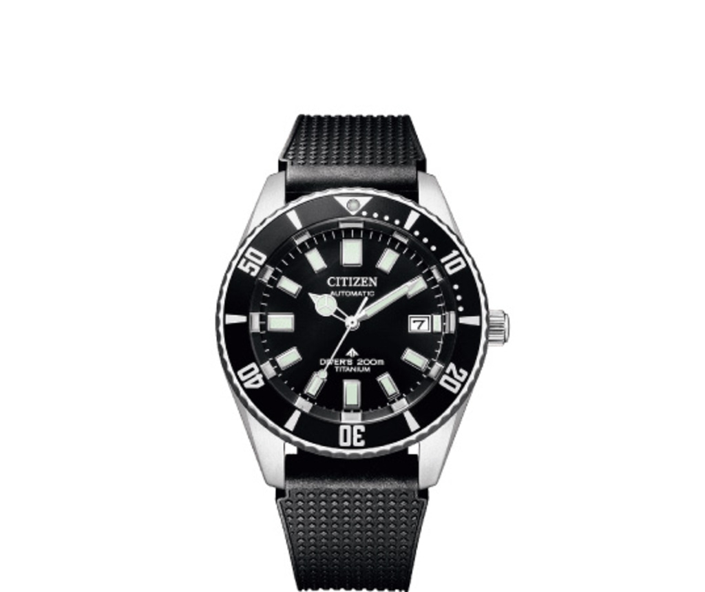 Citizen automatische duikershorloge met zwarte wijzerplaat, titanium kast en band