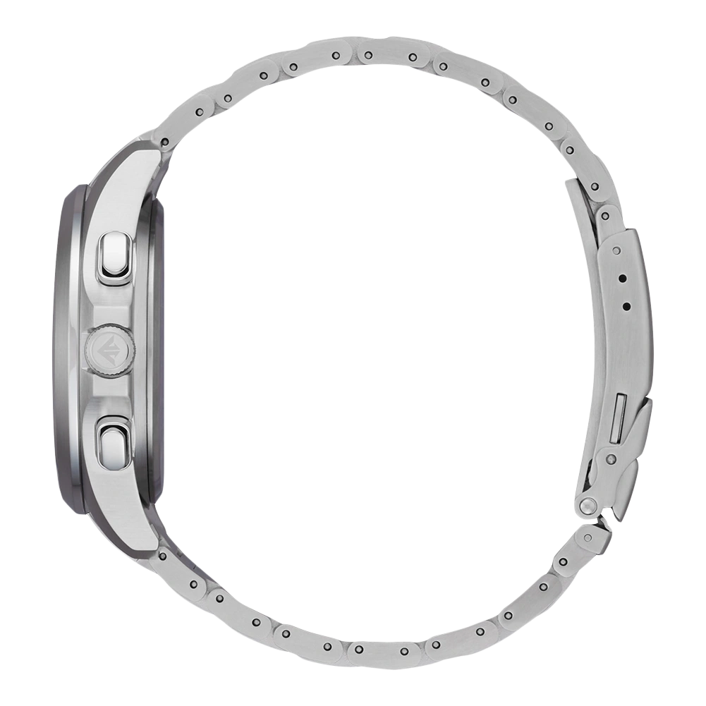 Zilveren horloge met metalen band, zijaanzicht, geïsoleerd op witte achtergrond.