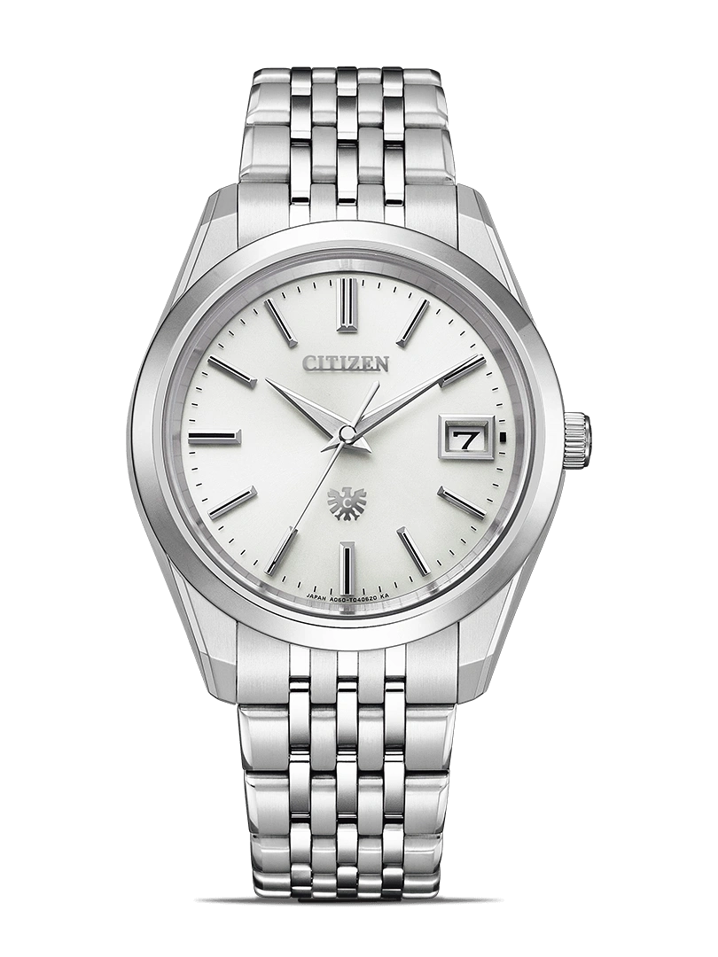 Citizen horloge met zilveren band en witte wijzerplaat, datumweergave.