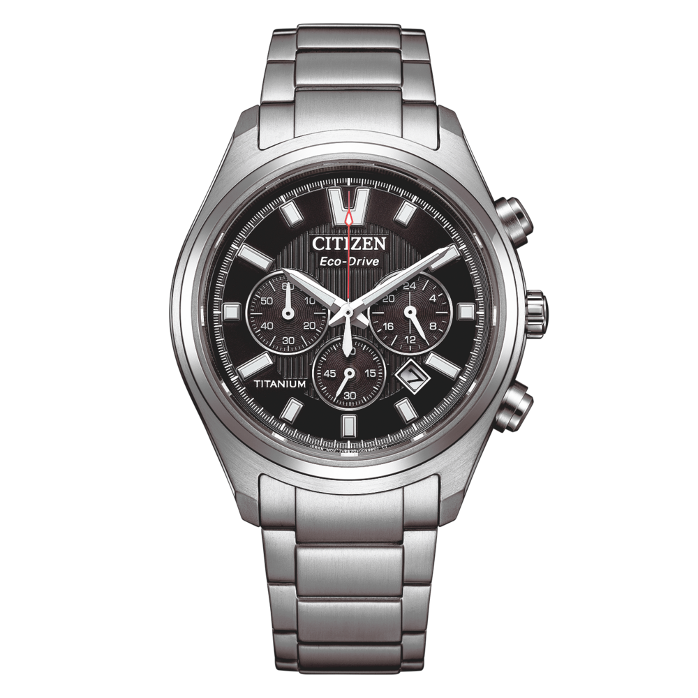 Een Citizen Eco-Drive chronograaf horloge van titanium met een zwarte wijzerplaat.