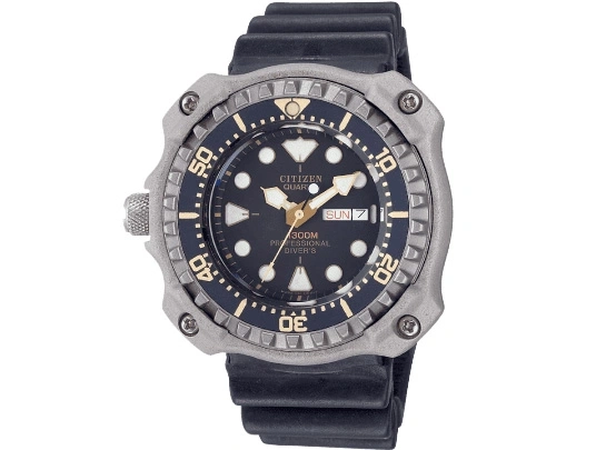 Citizen horloge met zwarte wijzerplaat en rubberen band, professioneel duikhorloge